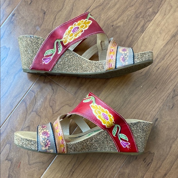L'Artiste by Spring Step Women's Floral Embroidered Red Leather Wedge Sandals 41 - Picture 1 of 7